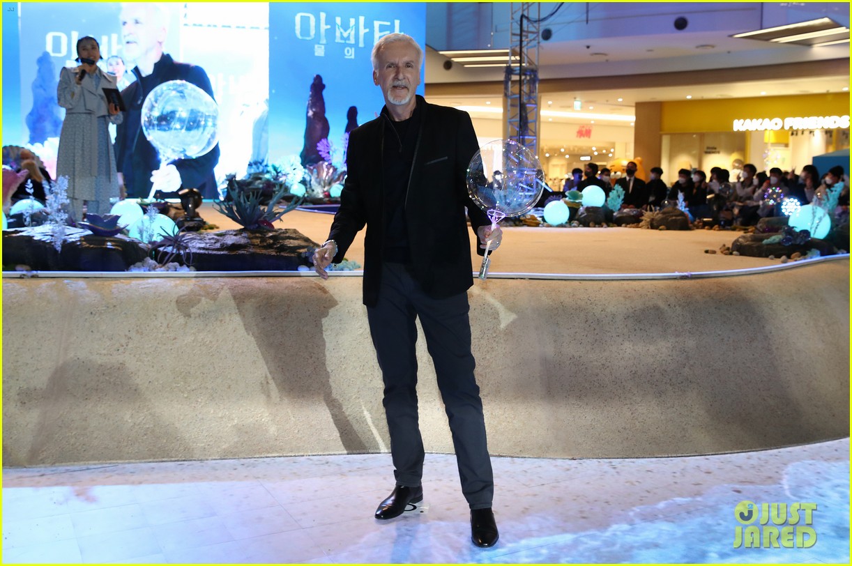 James Cameron Reveals He Filmed 'Avatar' Sequels Back to Back to Avoid(02)