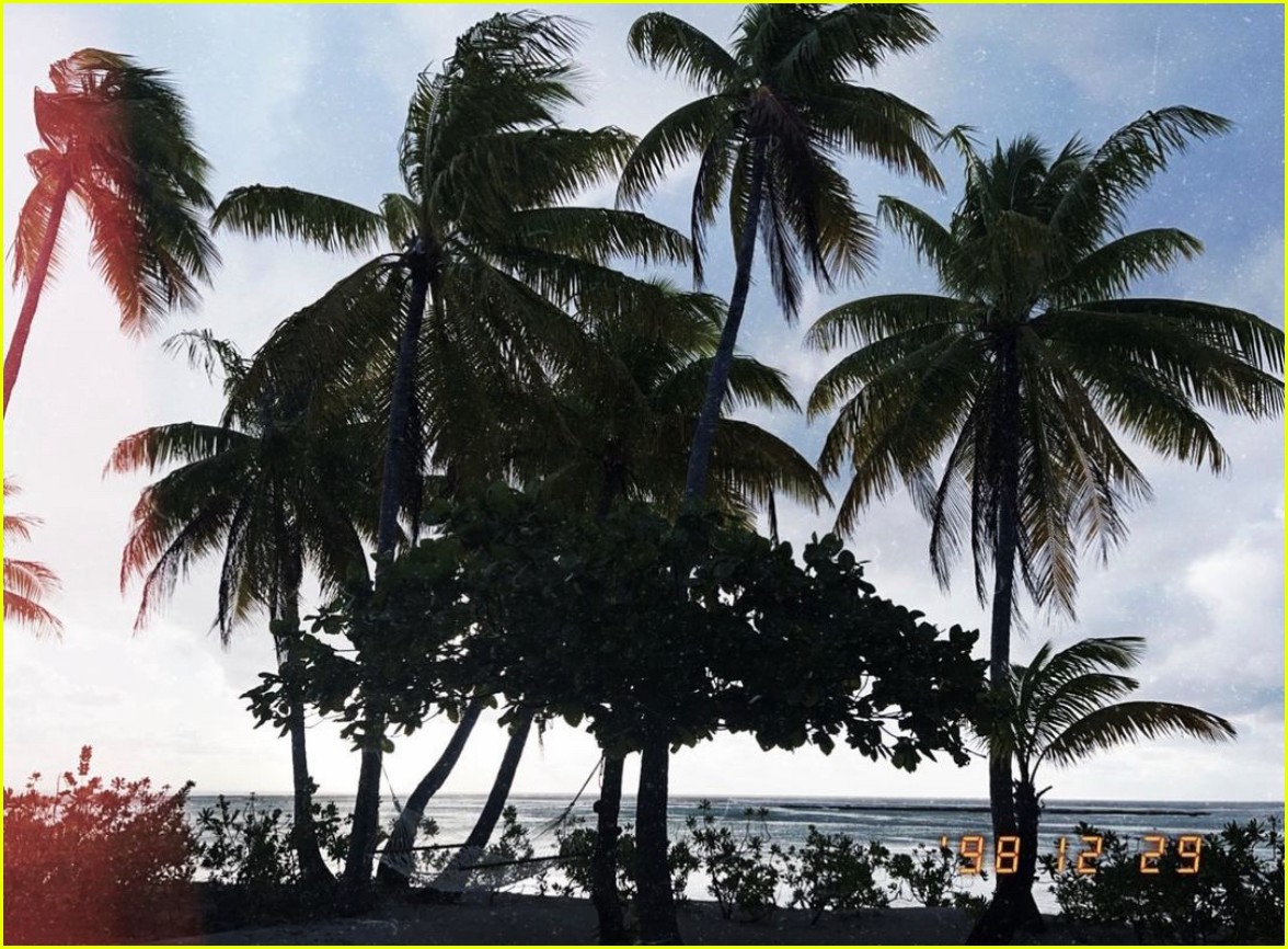 Pregnant Kaley Cuoco Shows Off Bare Baby Bump During Tropical Getaway