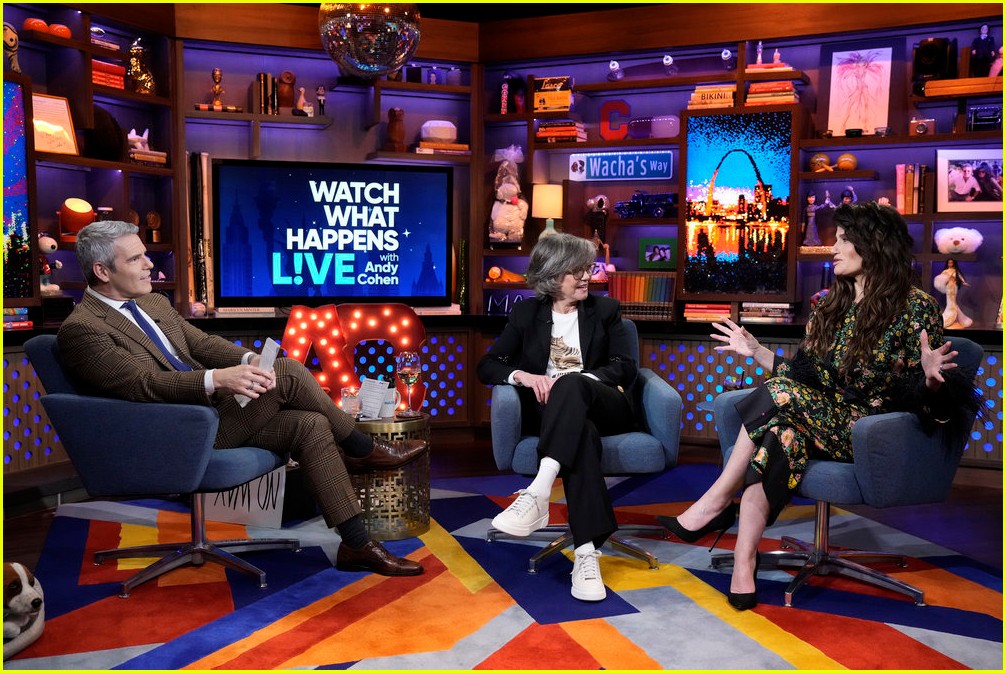 idina menzel on watch what happens live 124865209