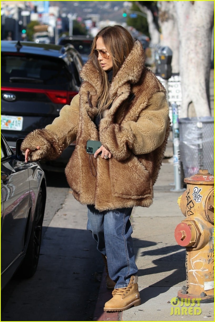 Jennifer Lopez Bundles Up in Fur Coat While Out Shopping in L.A. Photo