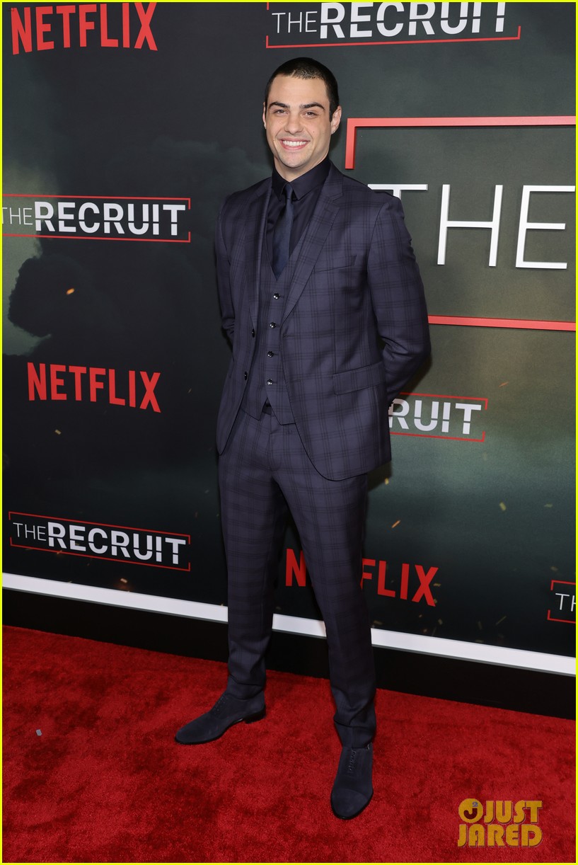 noah centineo suits up for premiere of the recruit netflix series 014869575