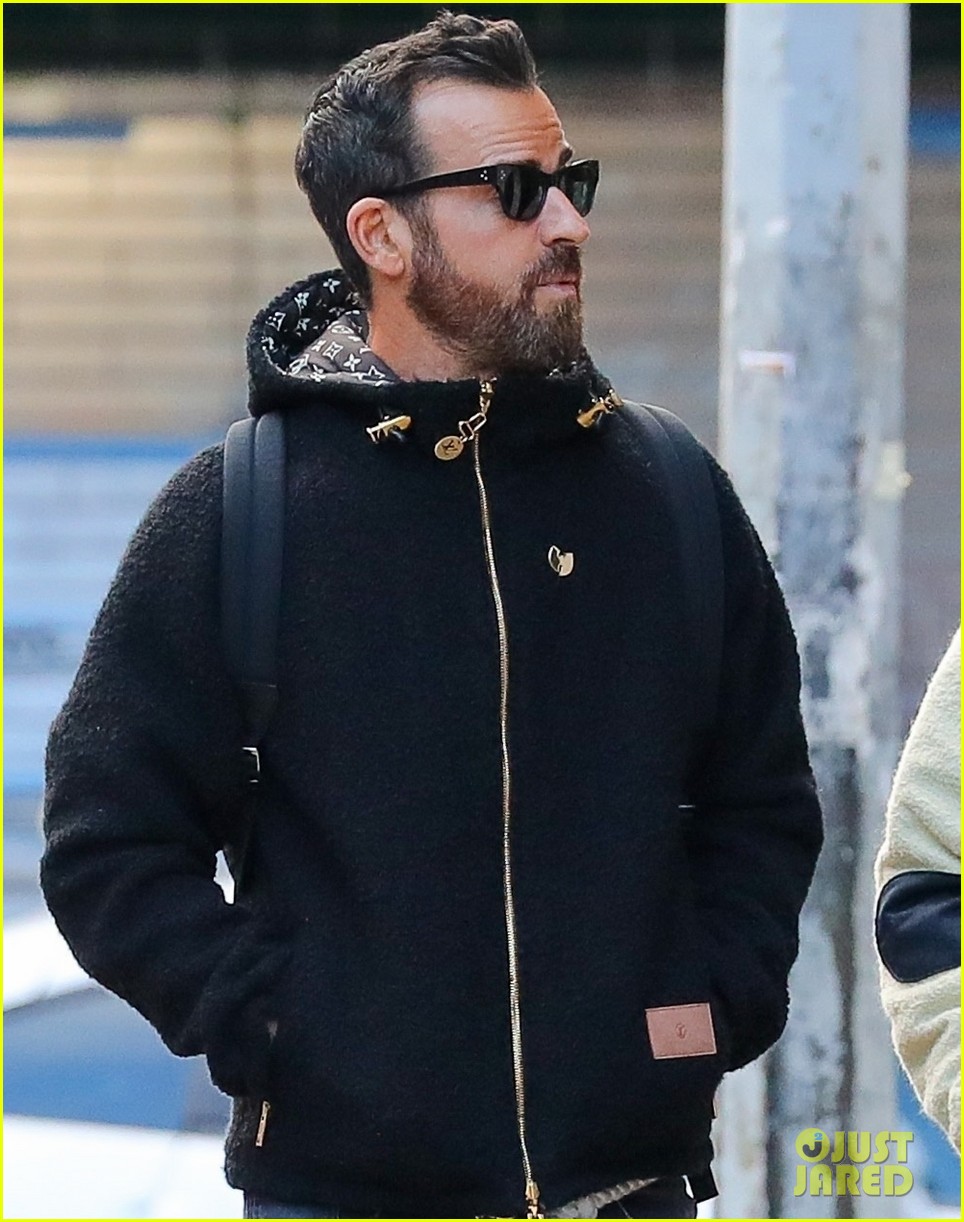 justin theroux goes for afternoon walk with dog kuma 04