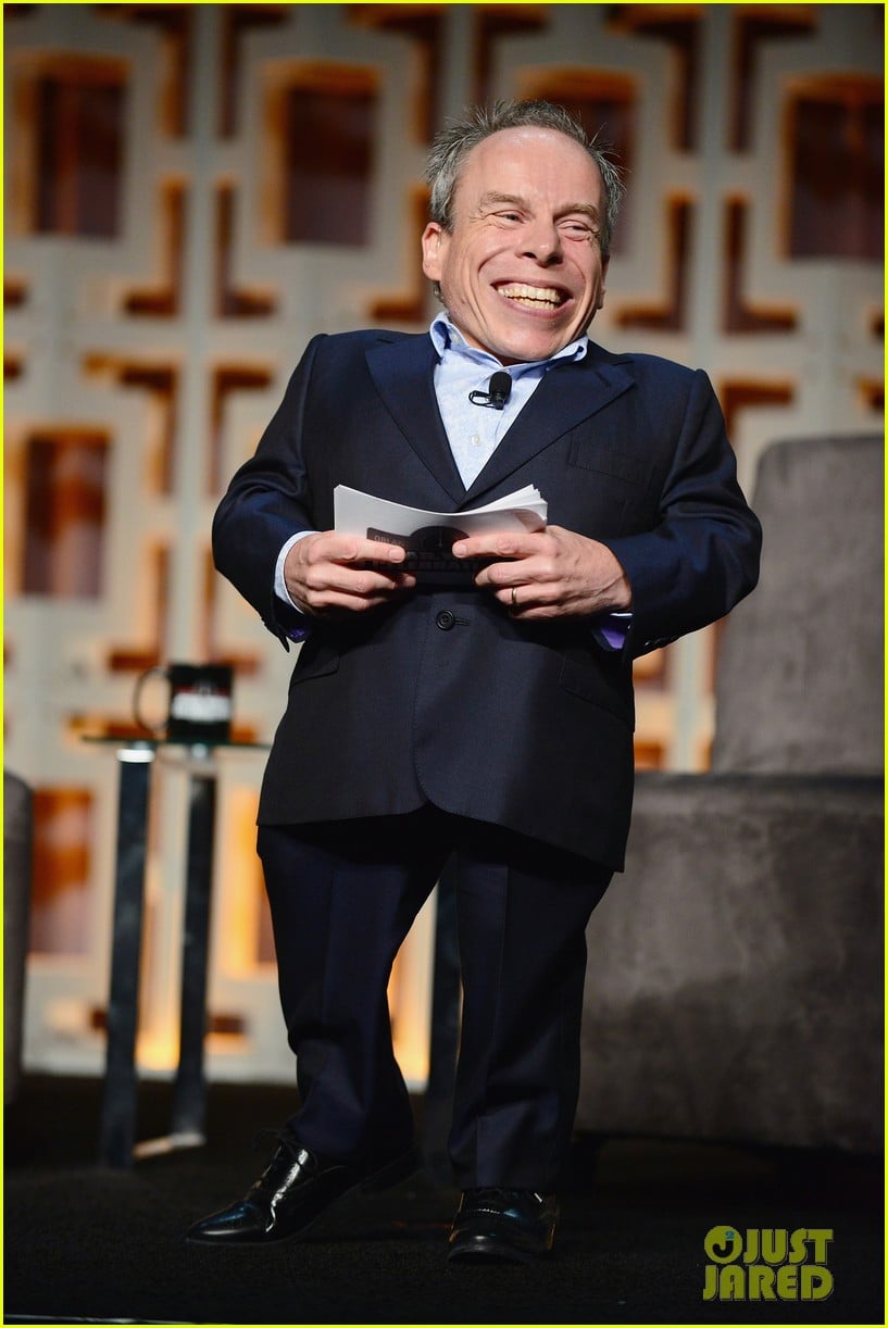 Warwick Davis Reflects on Grieving the Deaths of His First Two Children