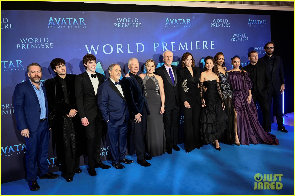 young stars avatar the way of water premiere 014867395