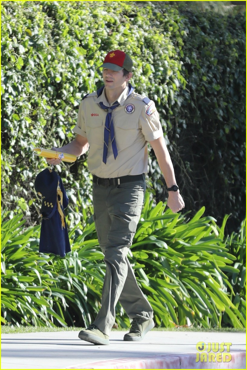 ashton kutcher boy scouts uniform troop leader meeting 084885600