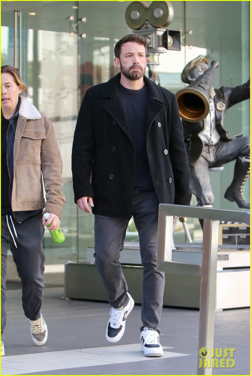 ben affleck wraps up an afternoon meeting in beverly hills 114884015