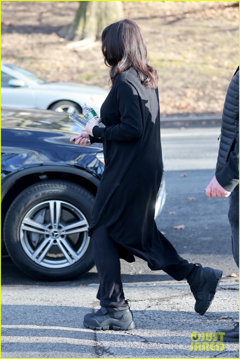 selena gomez all black outfit leaving only murders in the building trailer 054882655