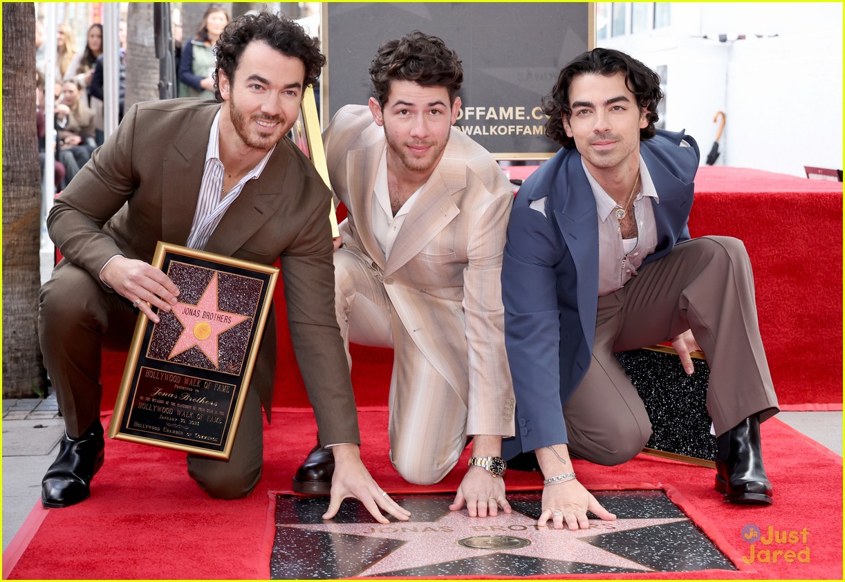 jonas brothers announce new album title release date at walk of fame ceremony 174886860