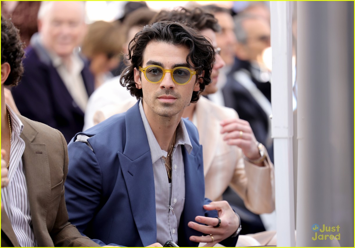 jonas brothers announce new album title release date at walk of fame ceremony 22