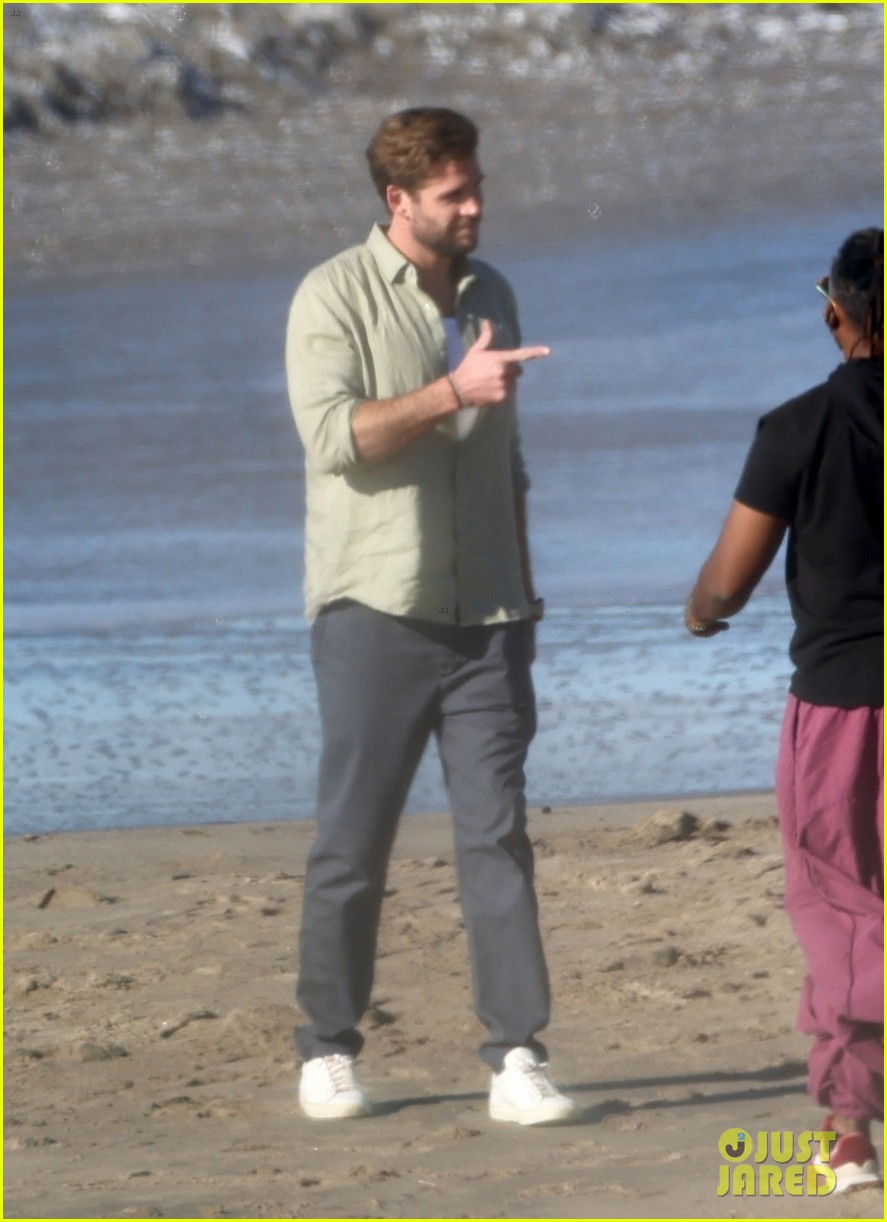 liam hemsworth films scenes with a camel lonely planet in malibu 254885868
