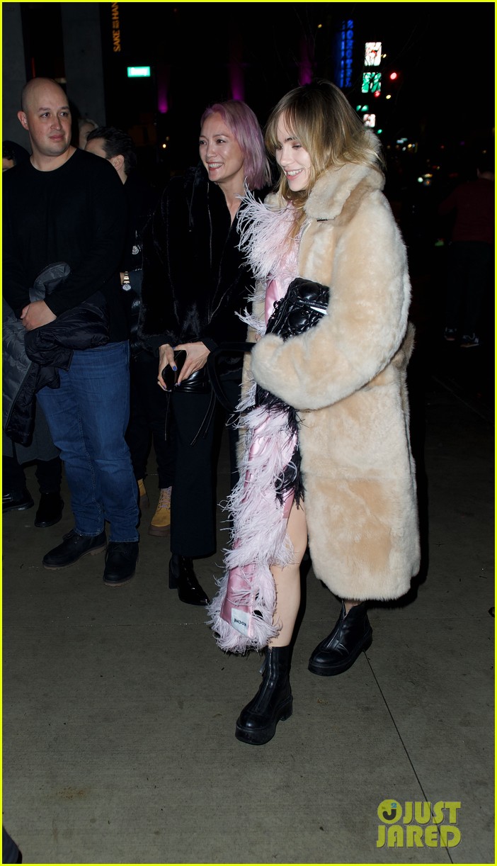 robert pattinson suki waterhouse 2023 02.4877238