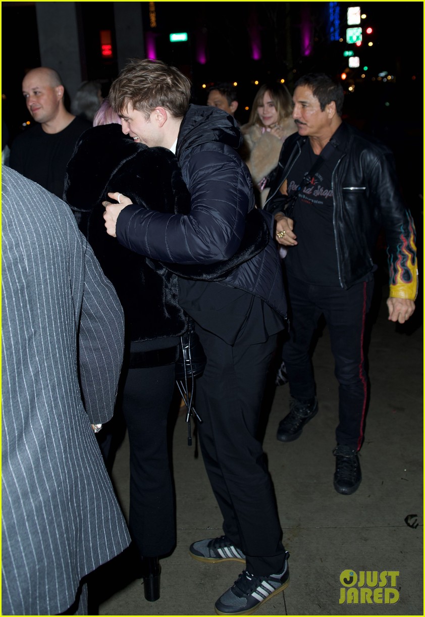 robert pattinson suki waterhouse 2023 04.4877240