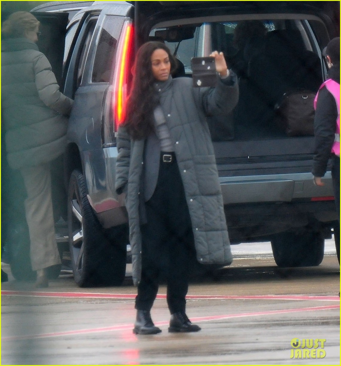 Nicole Kidman & Zoe Saldana Film Scenes for 'Lioness' at Airport in