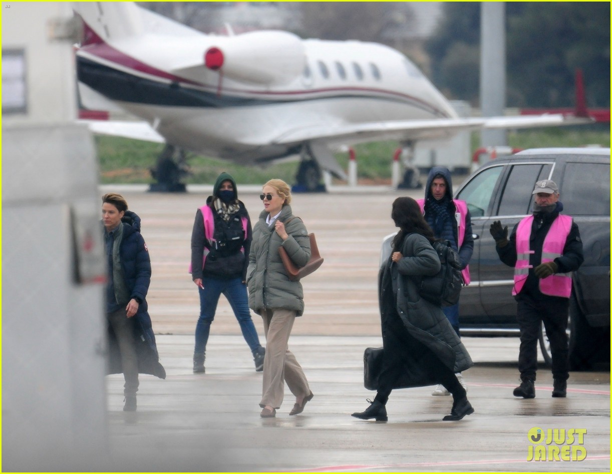Nicole Kidman & Zoe Saldana Film Scenes for 'Lioness' at Airport in