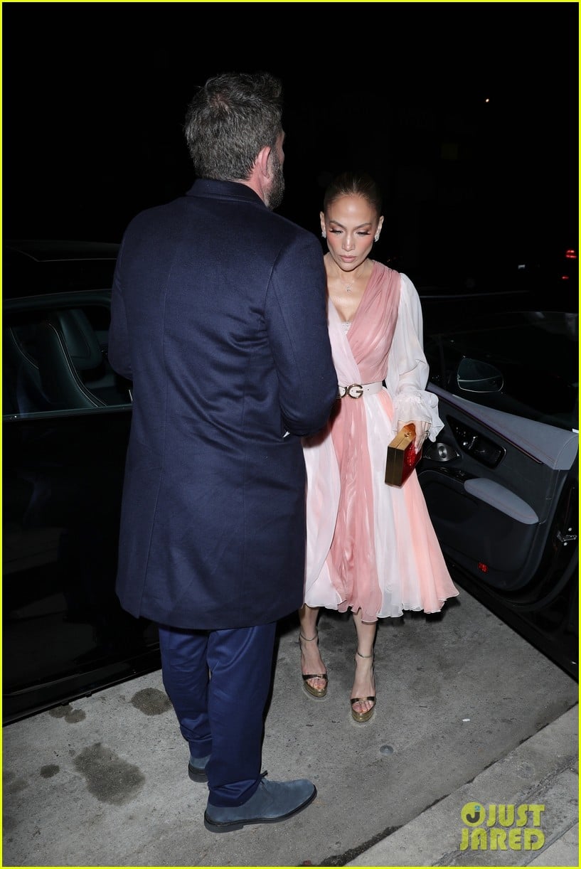 Jennifer Lopez & Ben Affleck Celebrate Valentine's Day with Romantic