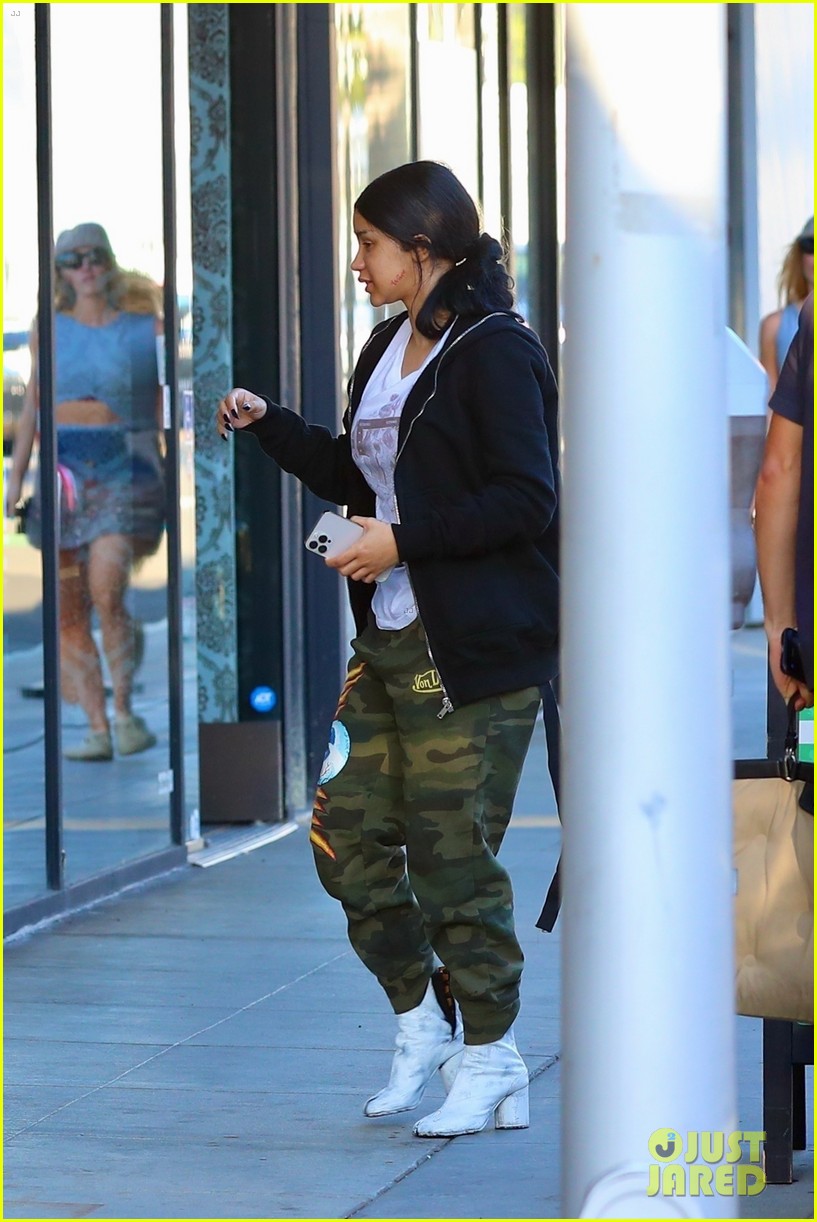 cardi b offset in beverly hills 014892030