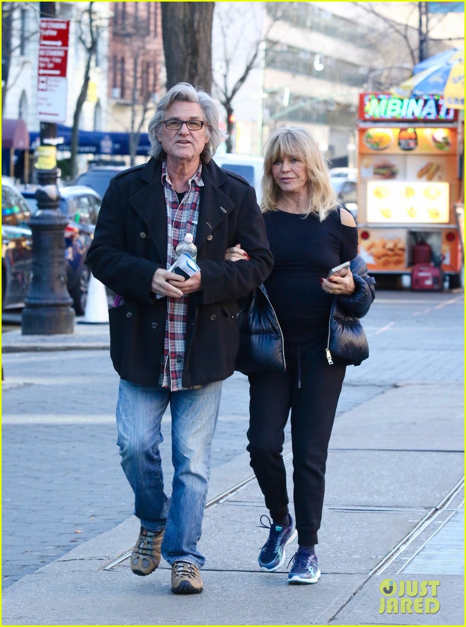 Goldie Hawn & Kurt Russell Celebrate Their 40th Anniversary on