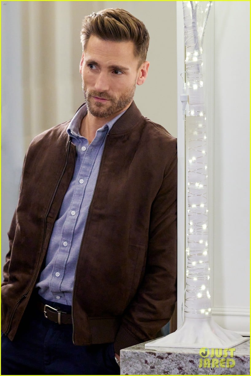 Andrew Walker & Nikki DeLoach Dish on Working On Their 5th Hallmark