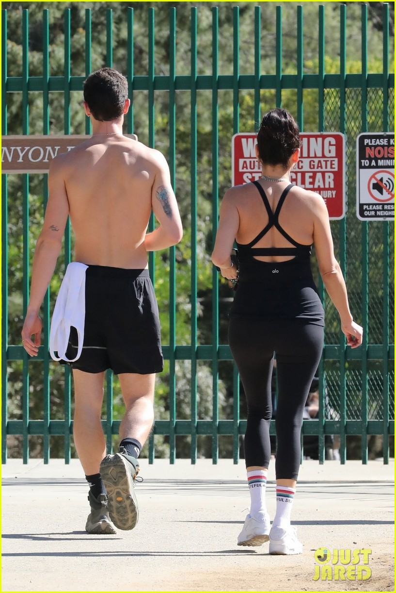 Shawn Mendes Goes Shirtless for a Hike with Rumored Girlfriend Jocelyne