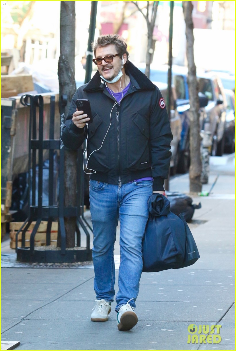 Pedro Pascal is All Smiles While Running Errands in NYC: Photo 4892526 ...