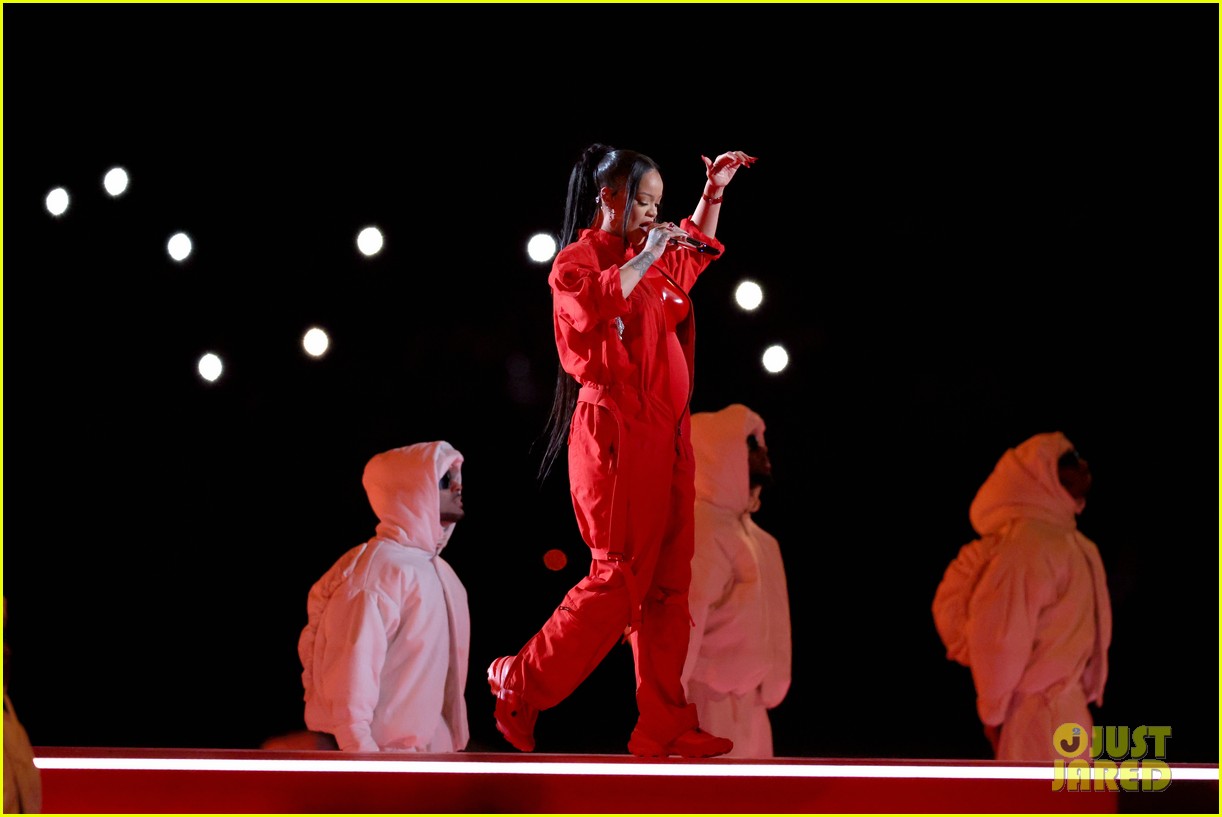 Rihanna Was Paid (Almost) Nothing for Super Bowl Halftime Show Here's