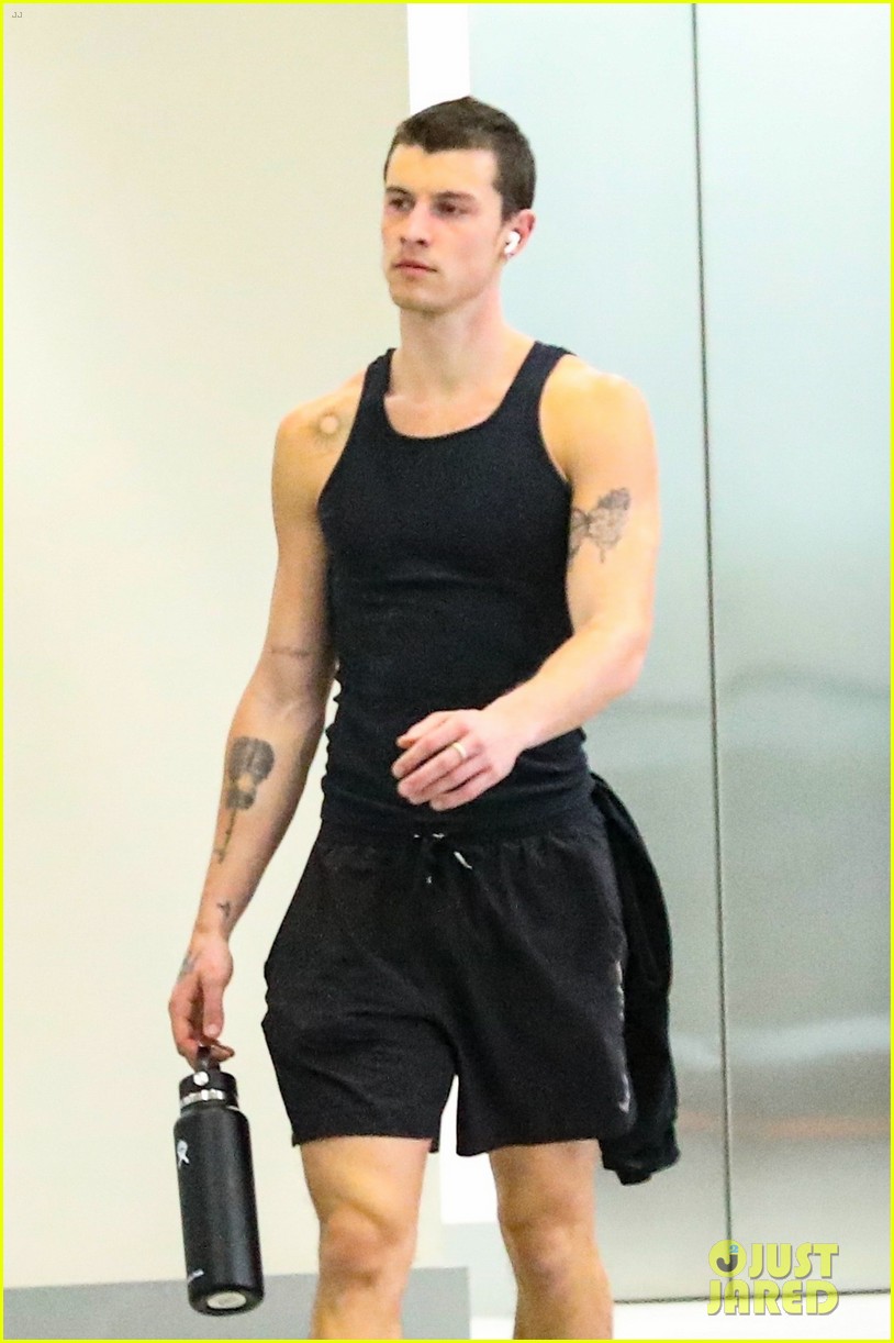 shawn mendes wears black tank to spa center 024889060