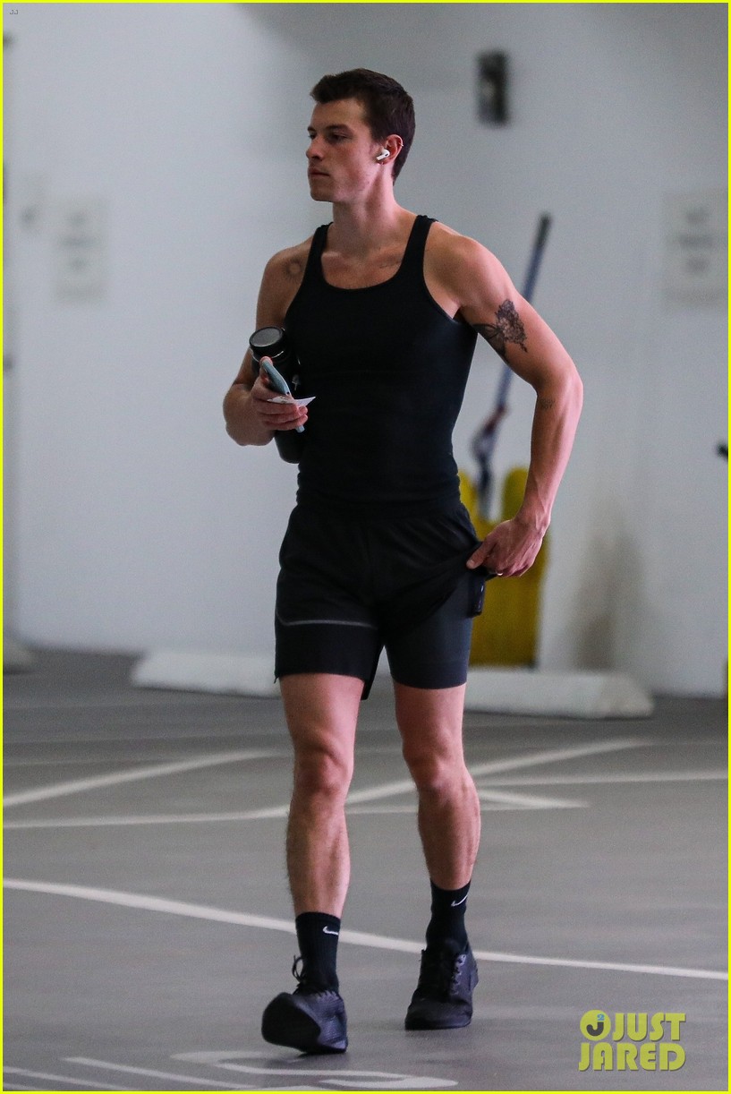 shawn mendes muscles tank after gym session 05