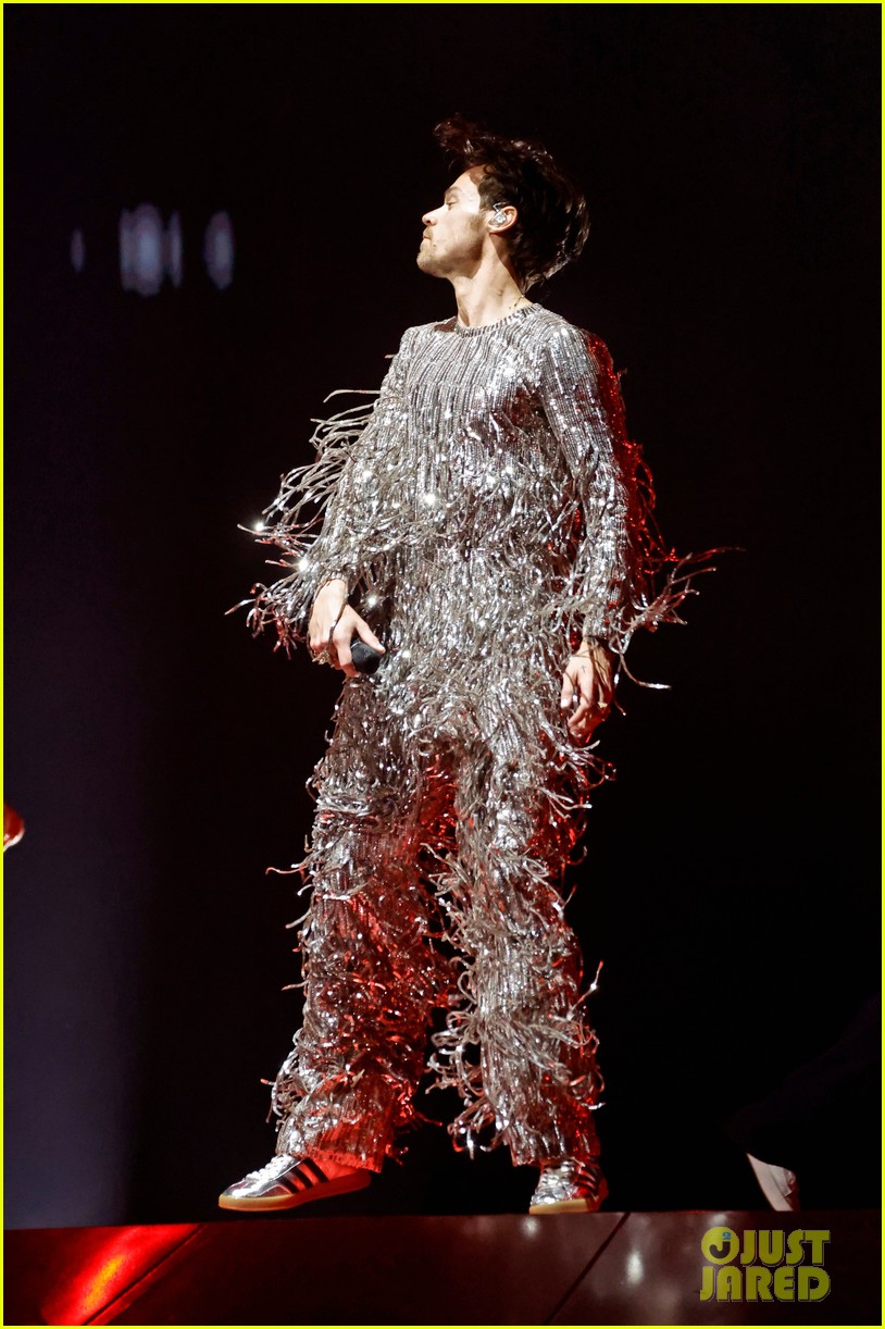 harry styles performs as it was at grammys 2023 26