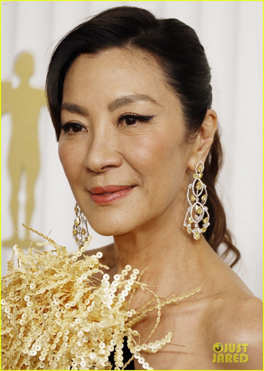 Michelle Yeoh, Jamie Lee Curtis & Stephanie Hsu Are Forces of Fashion