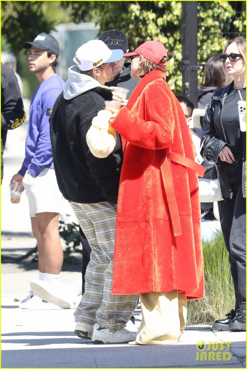 Hailey Bieber Spotted on Sunday Brunch Date with Justin Bieber After ...