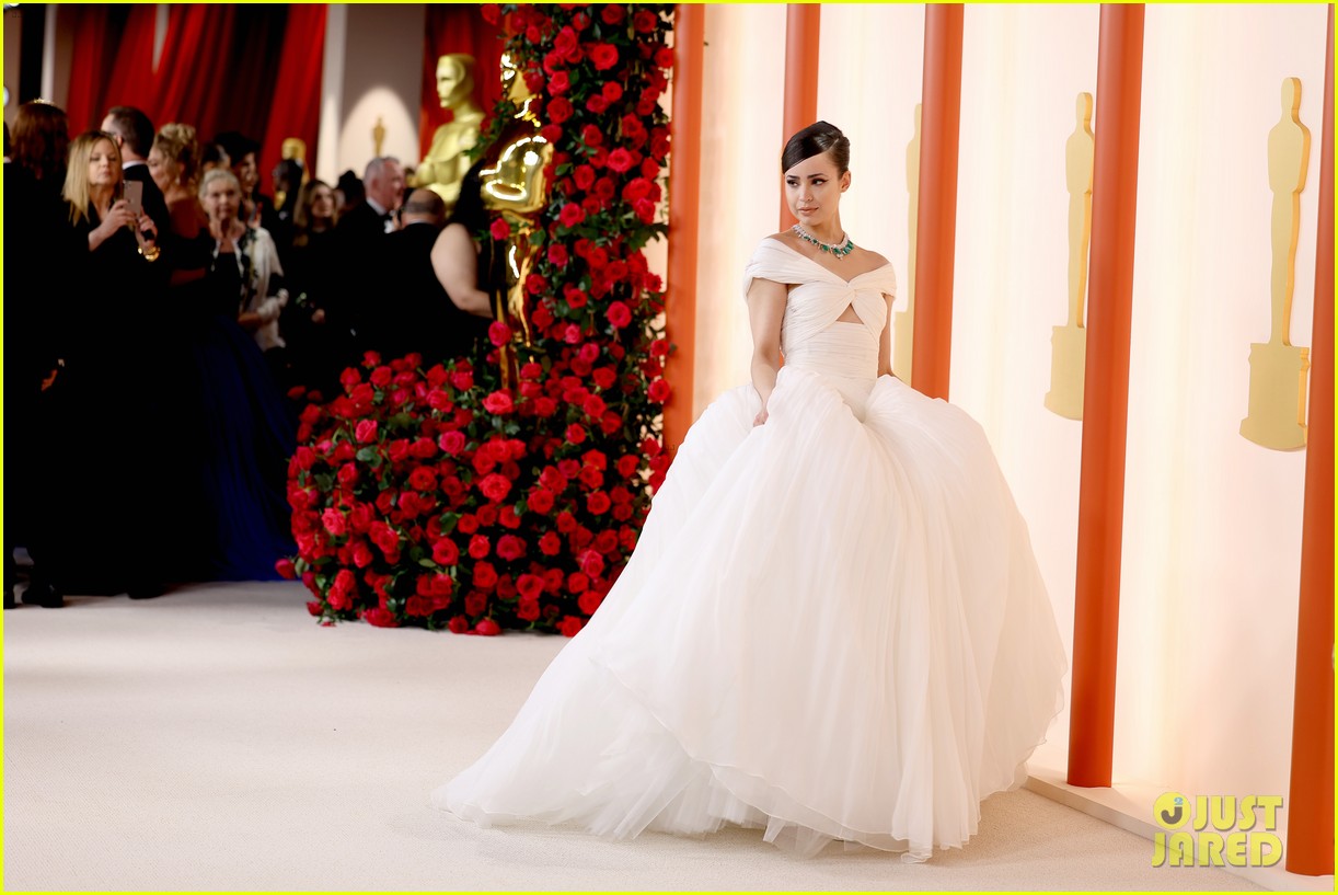 Photo Sofia Carson Oscars 2023 Red Carpet 25 Photo 4906283 Just