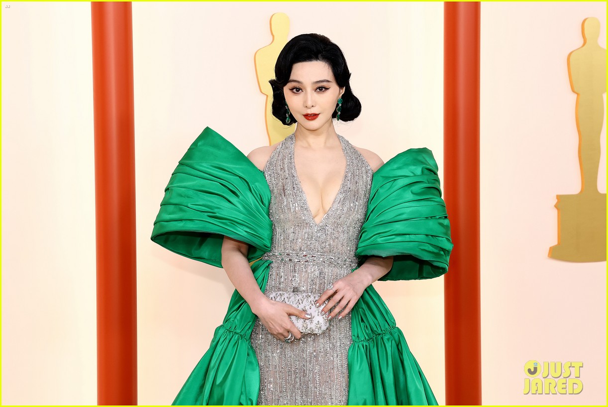Fan Bingbing Stuns In Dazzling Green Couture Gown at 2023 Oscars Photo(00)