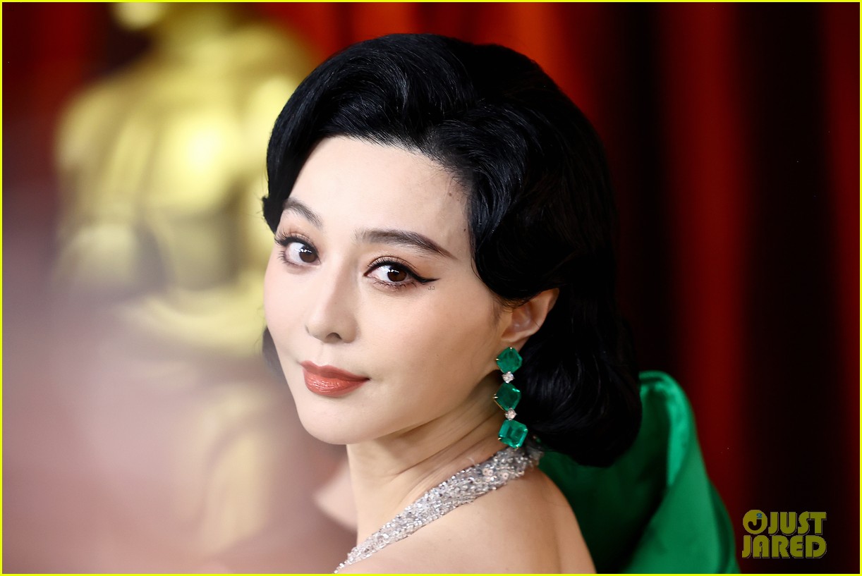 Fan Bingbing Stuns In Dazzling Green Couture Gown at 2023 Oscars Photo