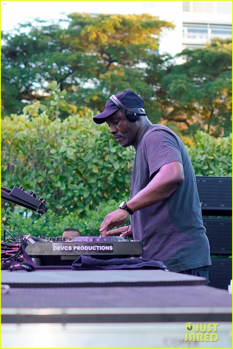 idris elba dj booth 0054913571