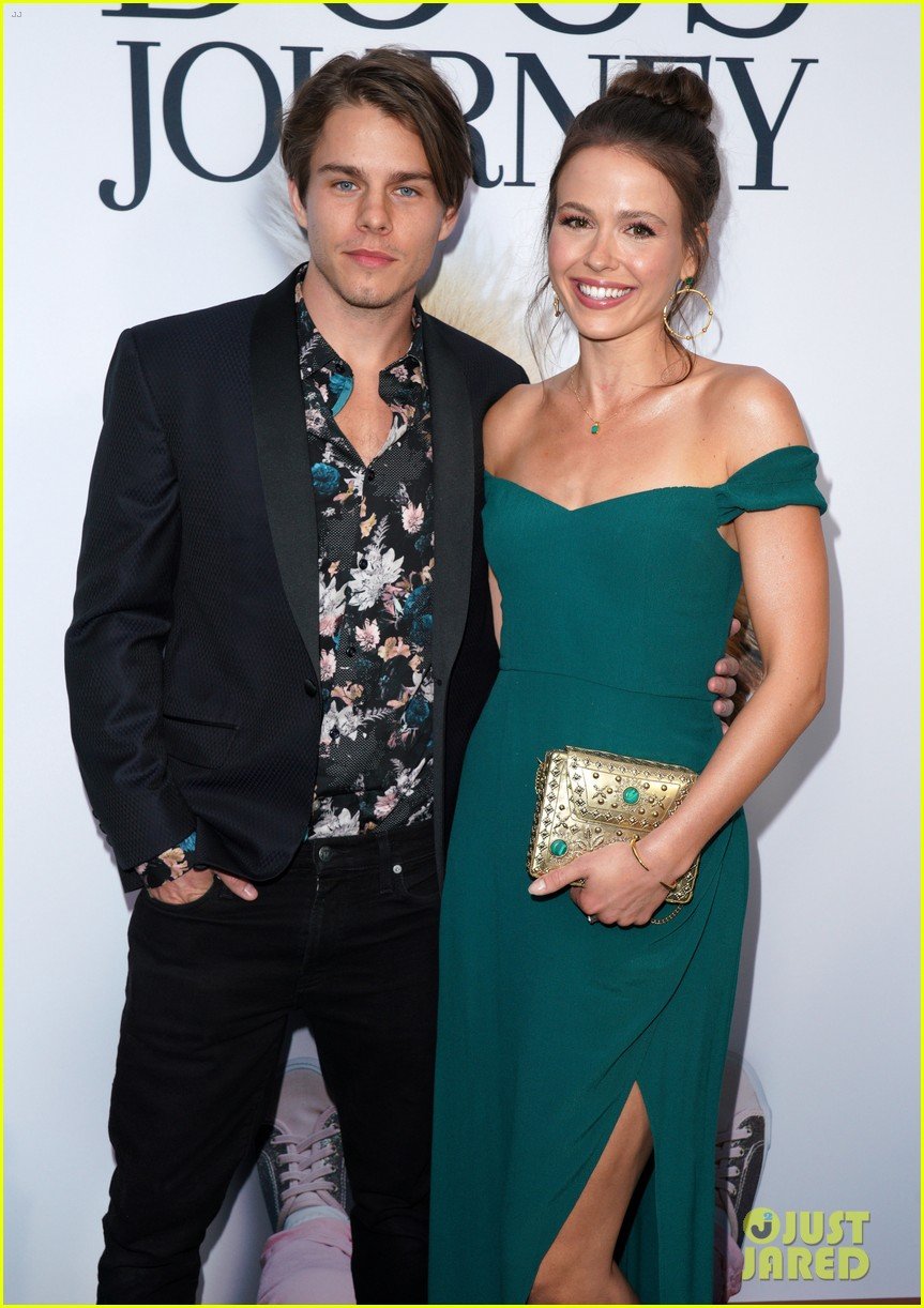 Hallmark’s Jocelyn Hudon & Jake Manley Have A Really Sweet Love Story