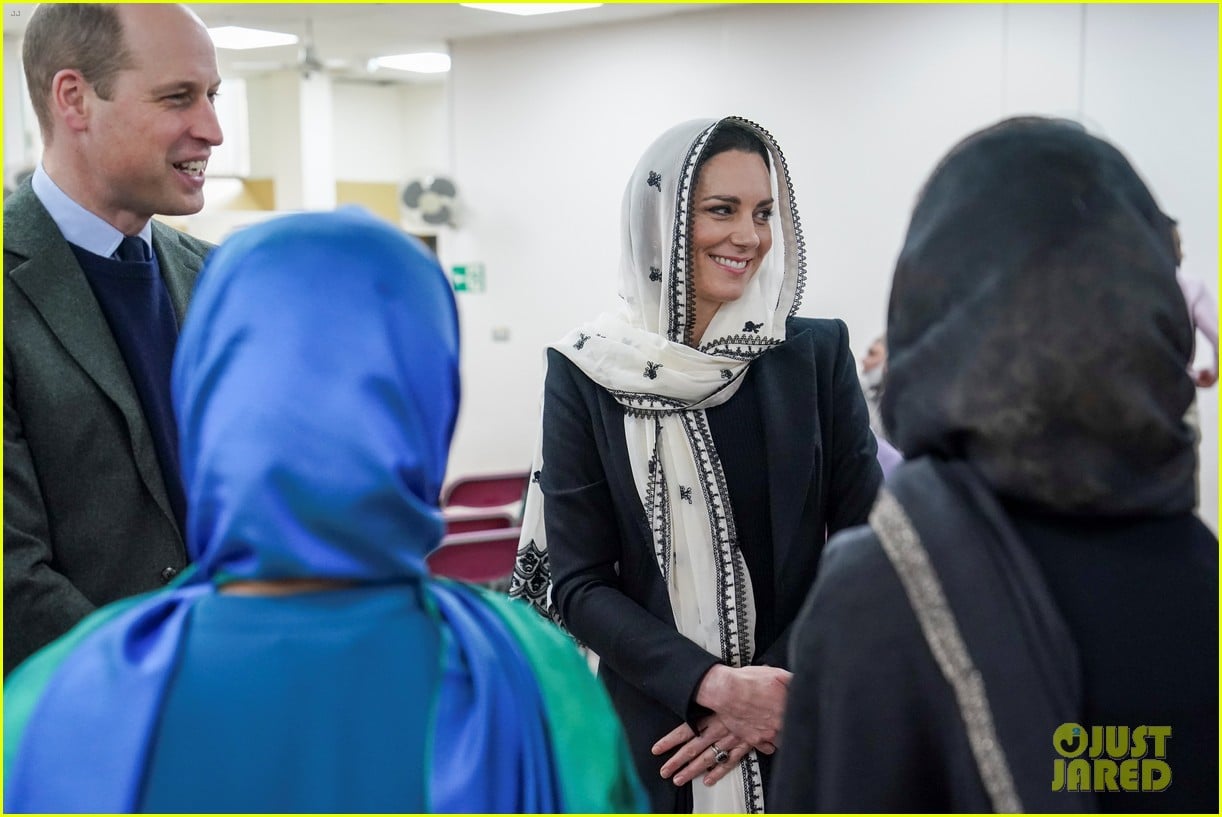 Kate Middleton & Prince William Visit Hayes Muslim Centre, Thank