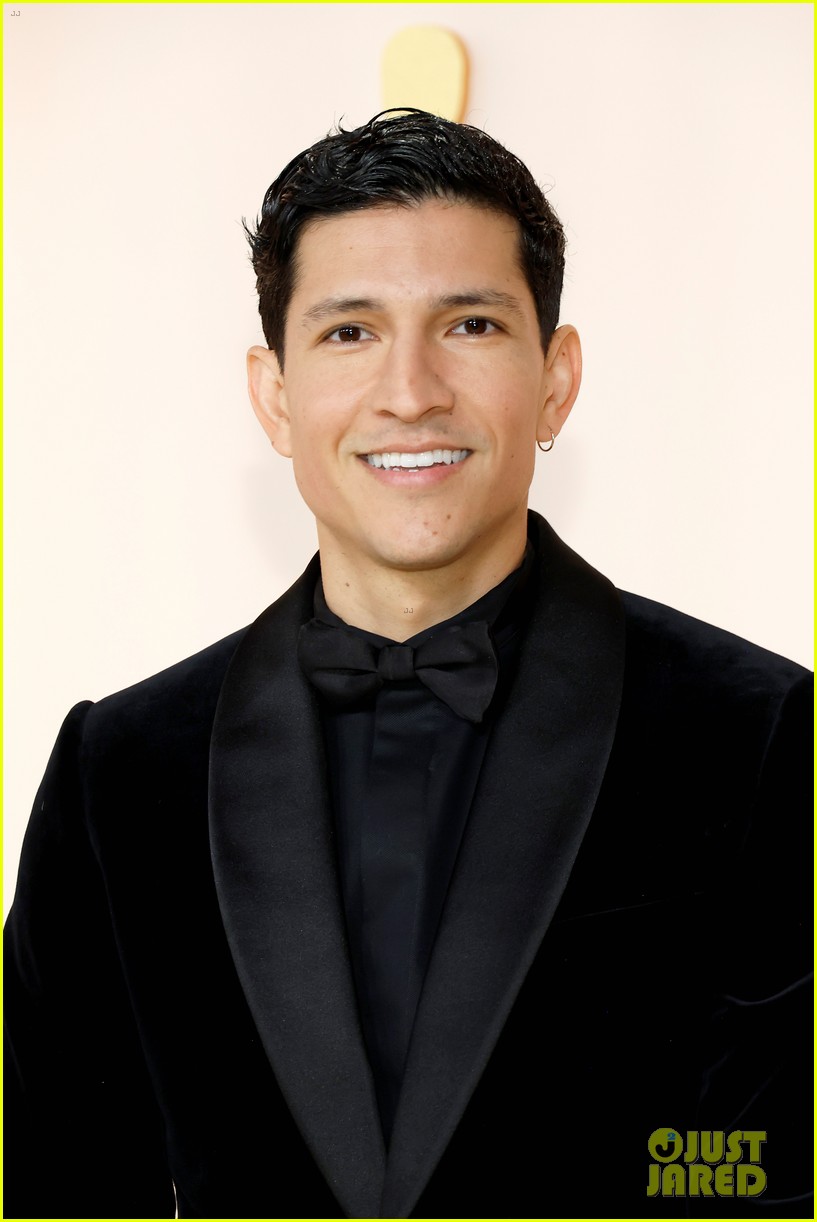 Miles Teller & 'Top Gun Maverick' CoStars Suit Up for Oscars 2023