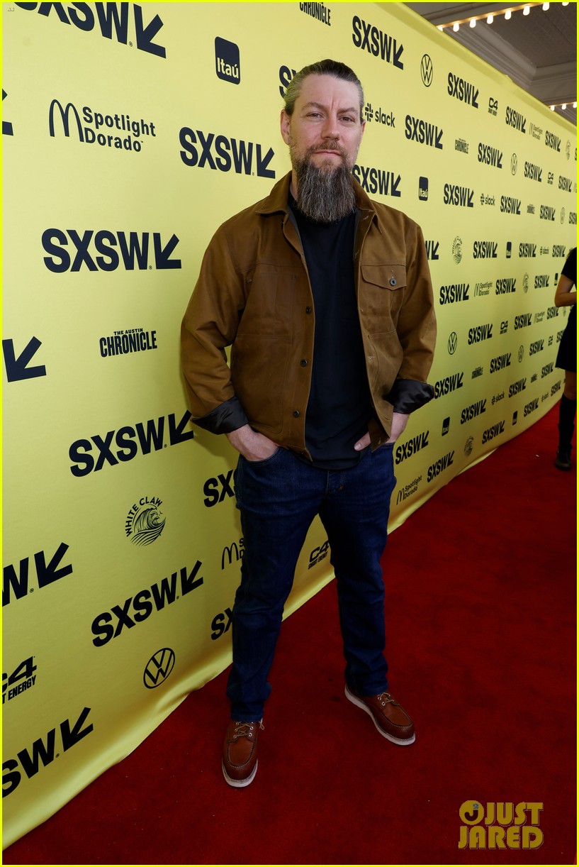 Elizabeth Olsen, Jesse Plemons, & Lily Rabe Attend 'Love & Death ...