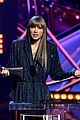 taylor swift song of the year iheart awards 01