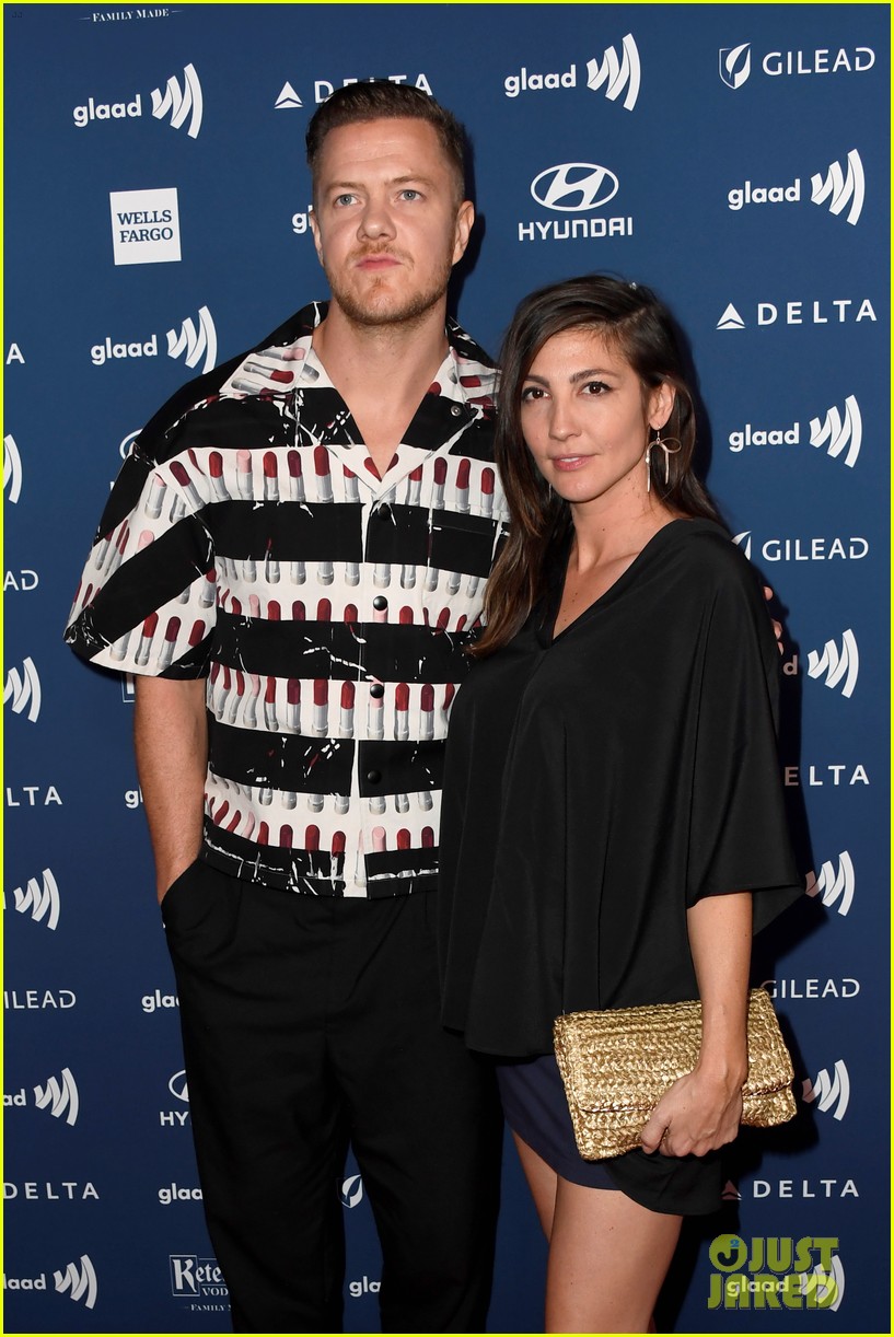 Dan Reynolds' Estranged Wife Aja Volkman Officially Files for Divorce(01)