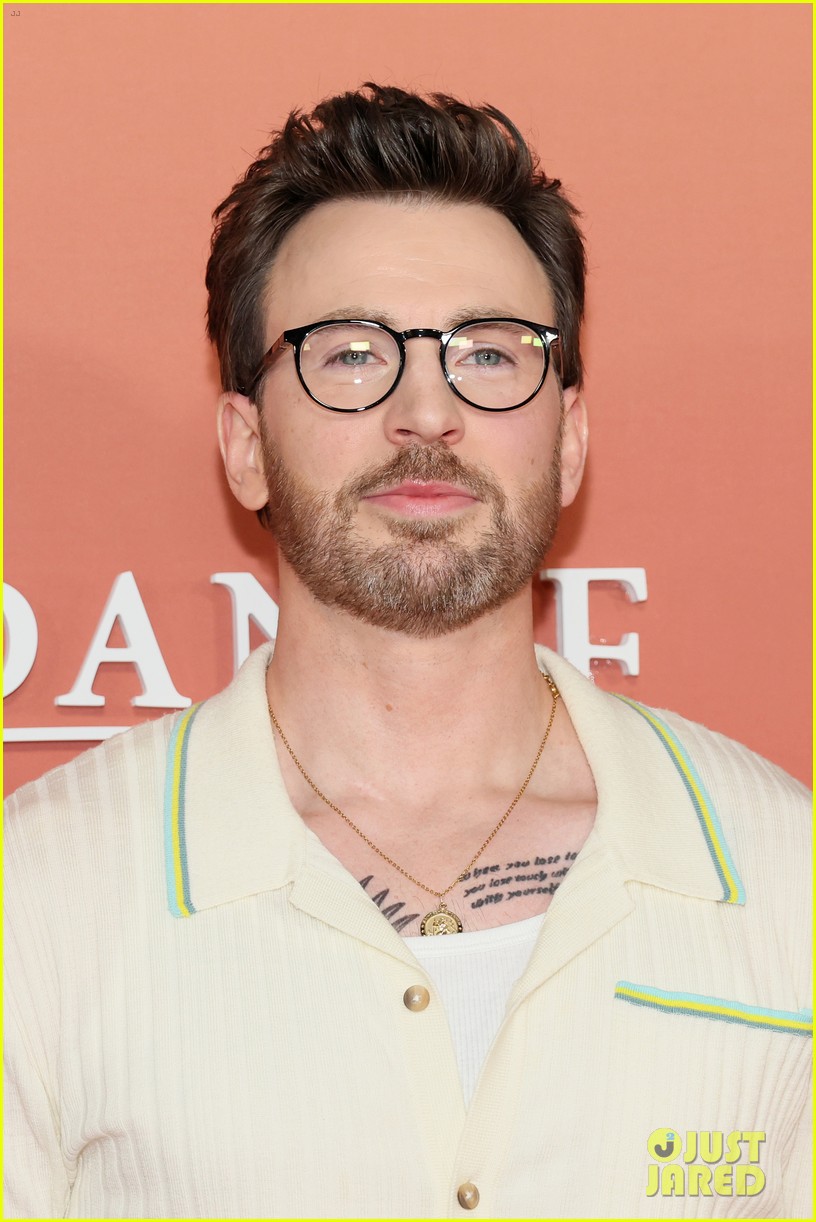 alba baptista supports chris evans at ghosted premiere 024922094