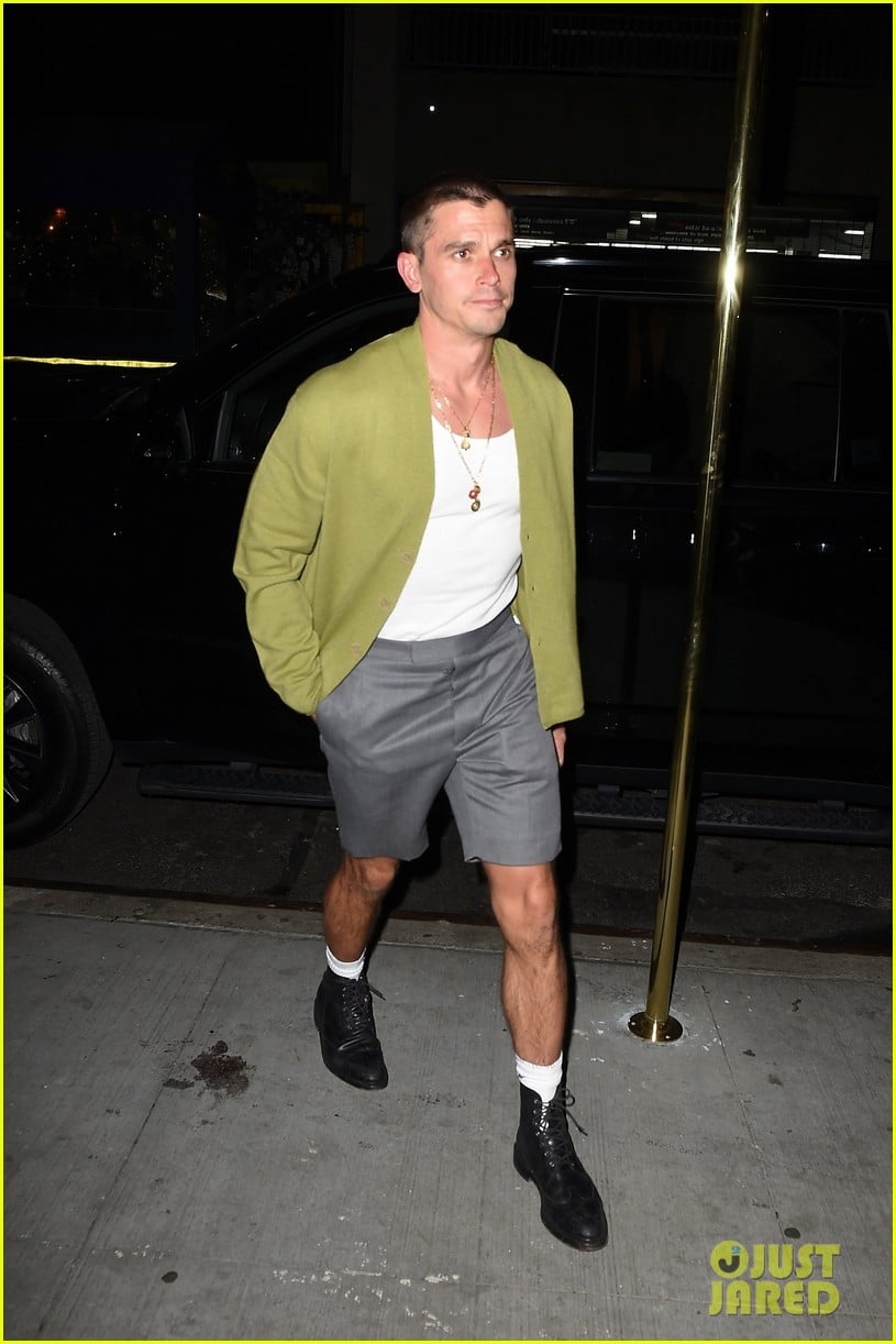 Gigi Hadid Grabs Dinner with Antoni Porowski & Tan France in NYC Photo