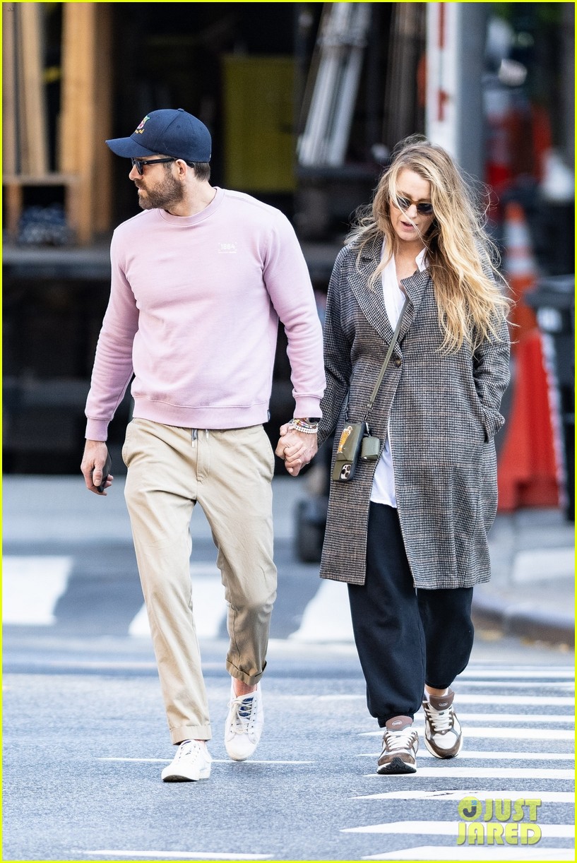 Blake Lively & Ryan Reynolds Enjoy an Early Morning Stroll Together