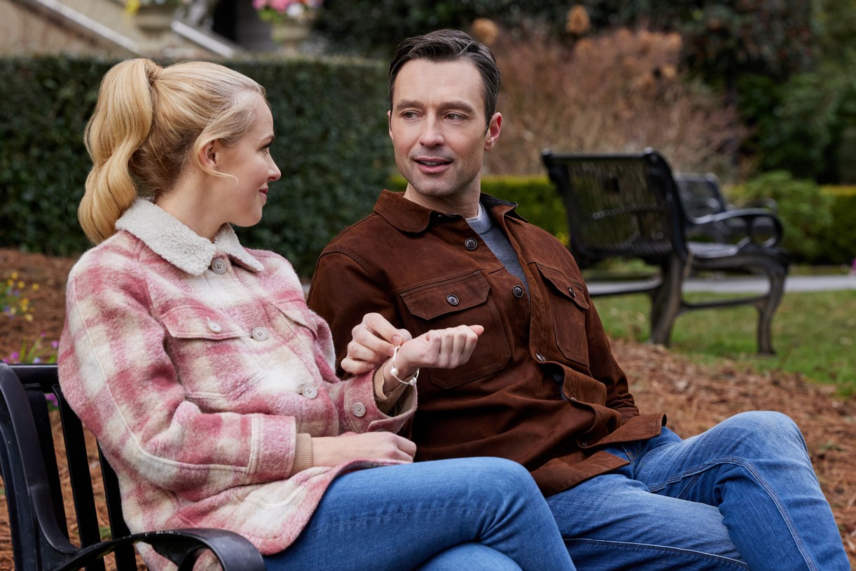 Amanda Schull’s Life Gets Turned Around With Carlo Marks in Hallmark’s