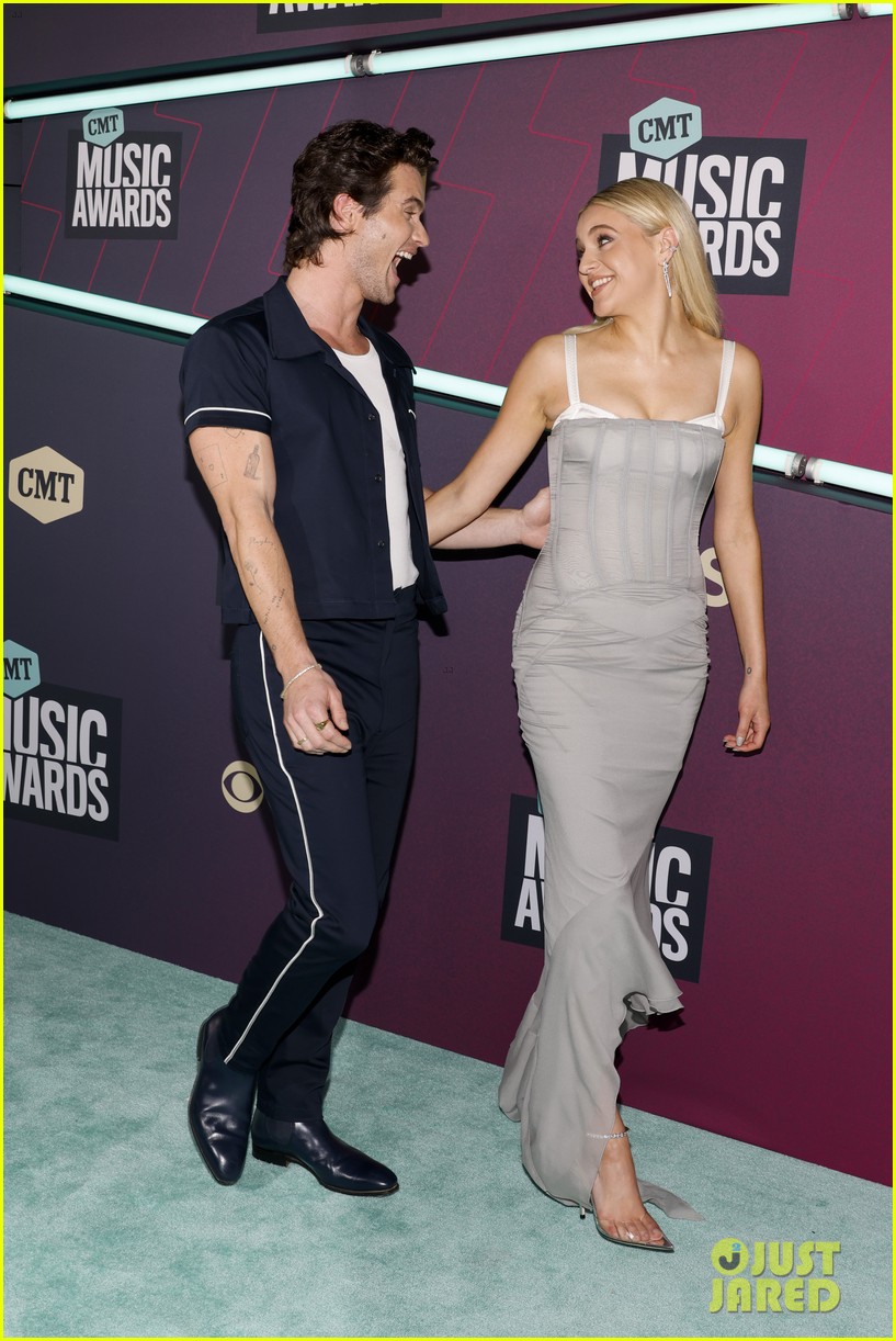 Kelsea Ballerini & Chase Stokes Make Red Carpet Debut Together at CMT