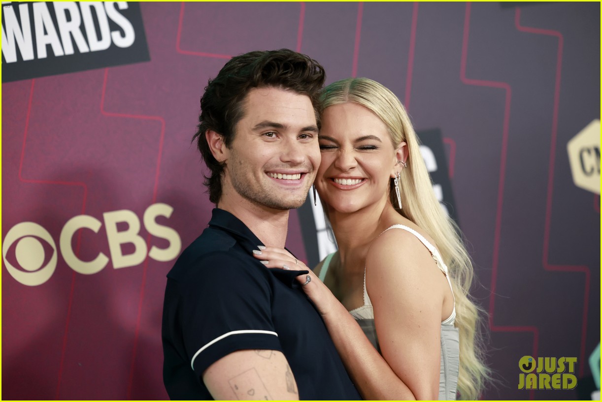Kelsea Ballerini & Chase Stokes Make Red Carpet Debut Together at CMT(02)