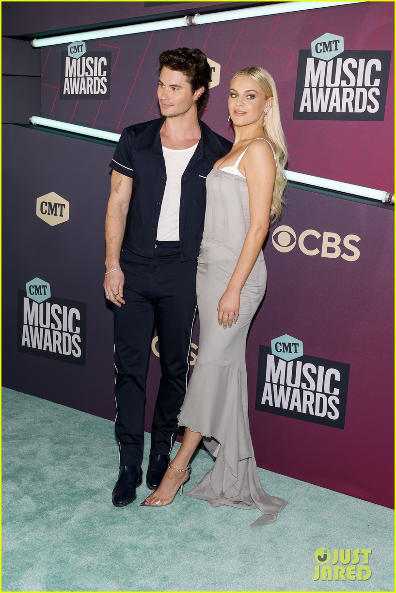 Kelsea Ballerini & Chase Stokes Make Red Carpet Debut Together at CMT