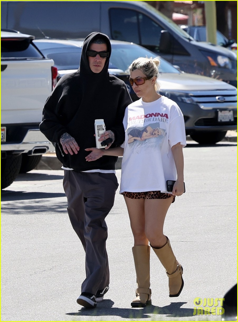 Kourtney Kardashian & Travis Barker Hold Hands While Running Errands in