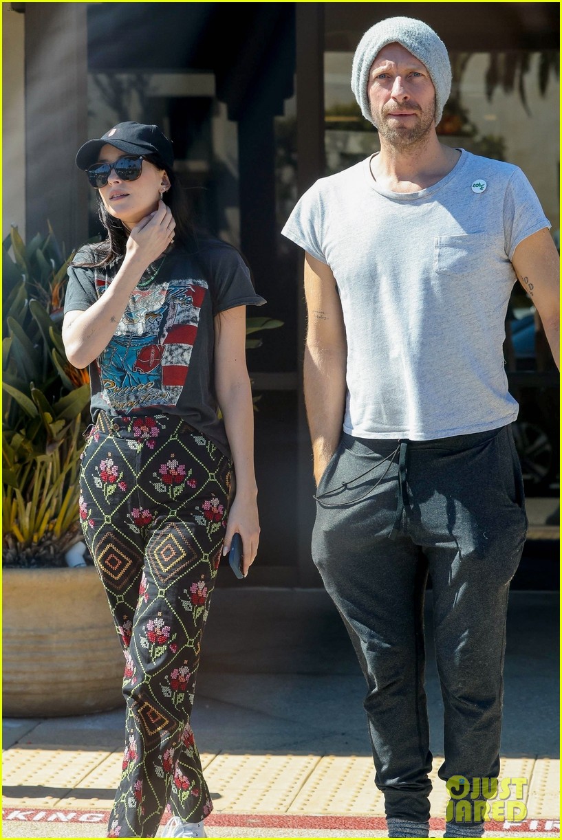 Dakota Johnson & Chris Martin Keep Close on Coffee Date in Malibu