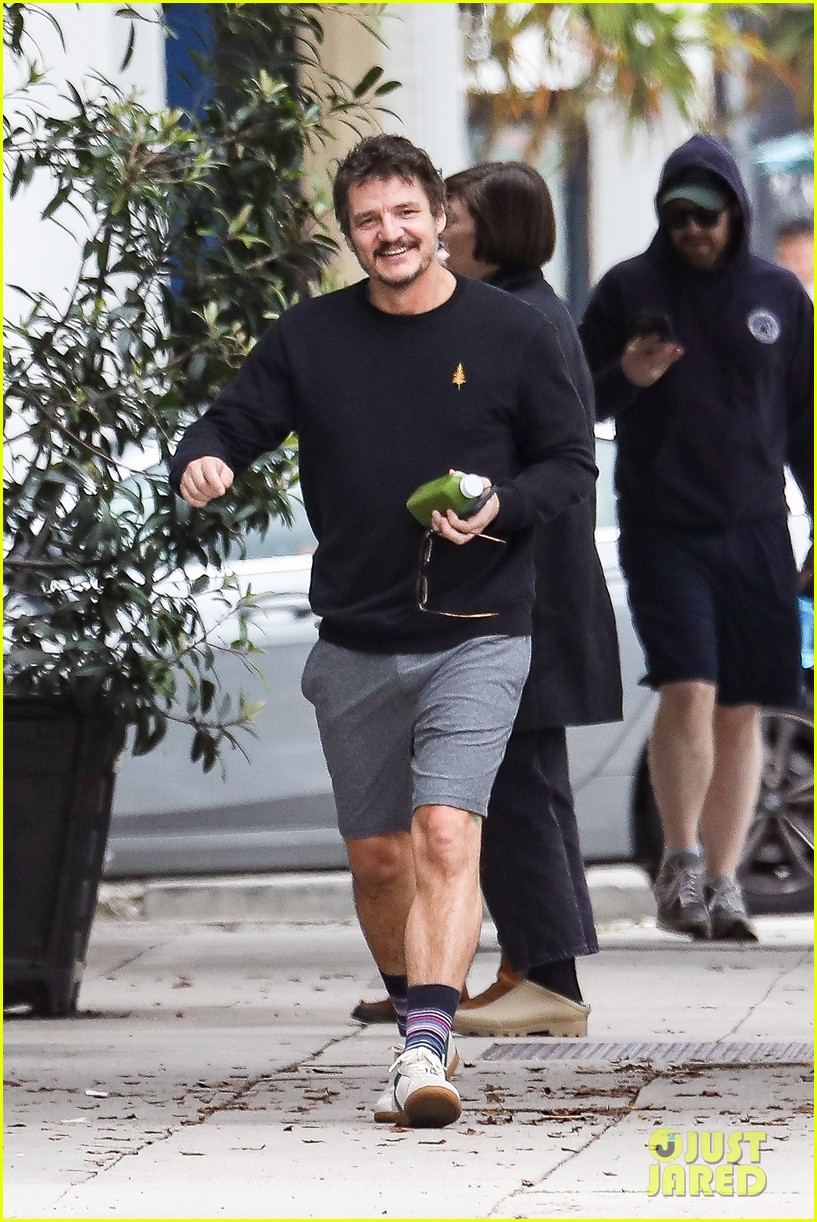 Pedro Pascal All Smiles Out While Out on Juice Run in L.A.: Photo ...